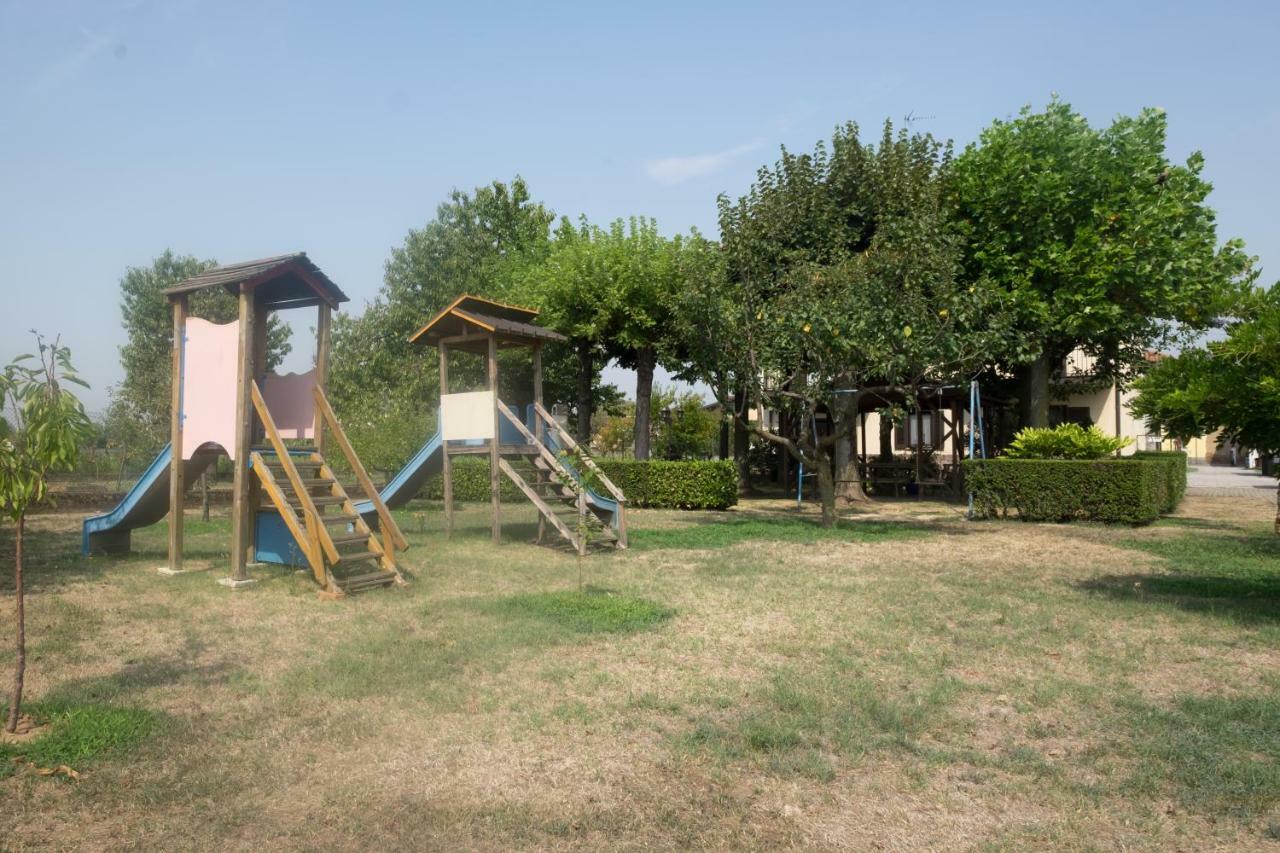 勒卡梅里住宿加早餐旅馆 Bareggio 外观 照片